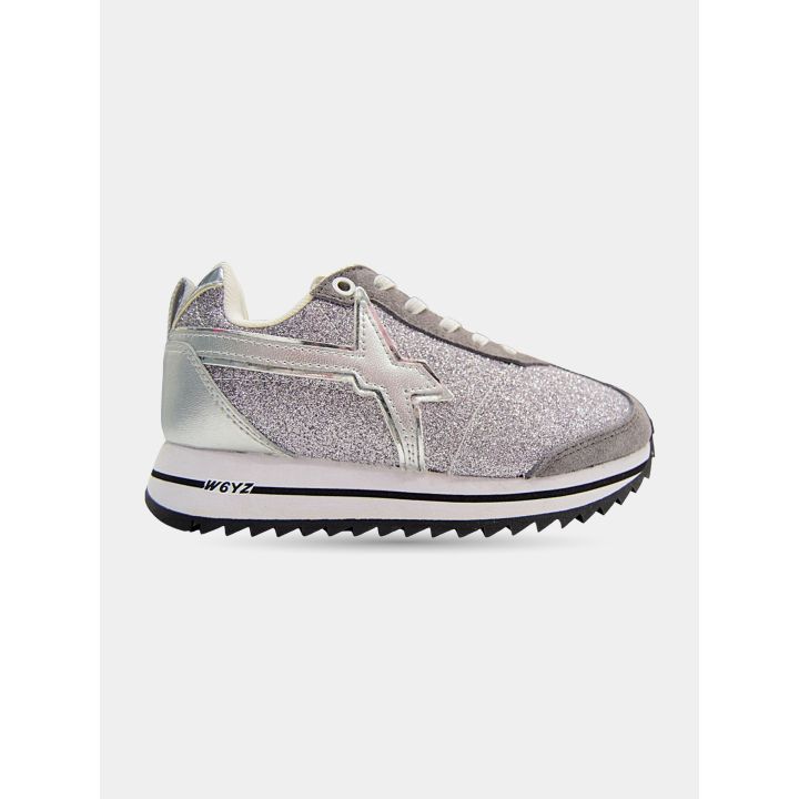 Sneaker W6YZ grigia glitter vista dall'altro lato con la scritta sulla suola