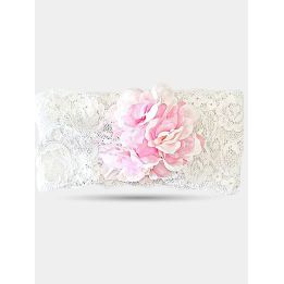 Fascia Aletta in pizzo bianco con mazzetto di fiori rosa, vista frontale