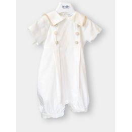 Abito battesimo Aletta bianco a pagliaccetto con colletto e bottoni beige, vista frontale