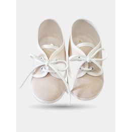 Scarpe da cerimonia Aletta beige da neonato viste dall'alto con lacci bianchi