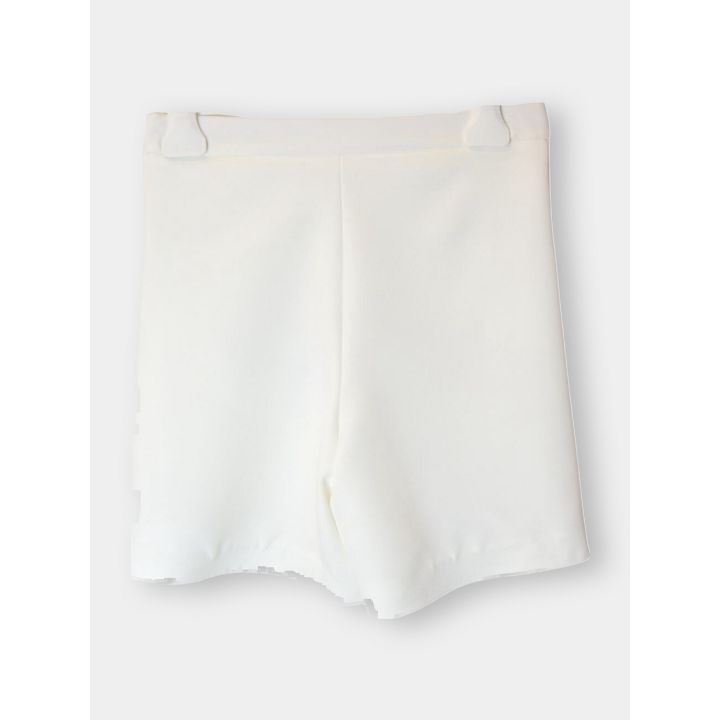 Retro liscio dei pantaloncini bianco panna