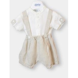 Abito da cerimonia Aletta con camicia bianca e short beige con bretelle, vista frontale