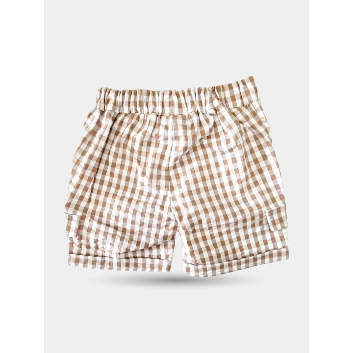 Retro dei pantaloncini a quadretti con elastico in vita e tasche laterali