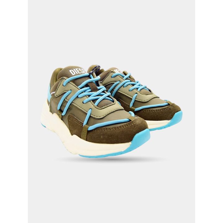 Sneakers Diesel verdi e azzurre vista di tre quarti con logo sulla linguetta