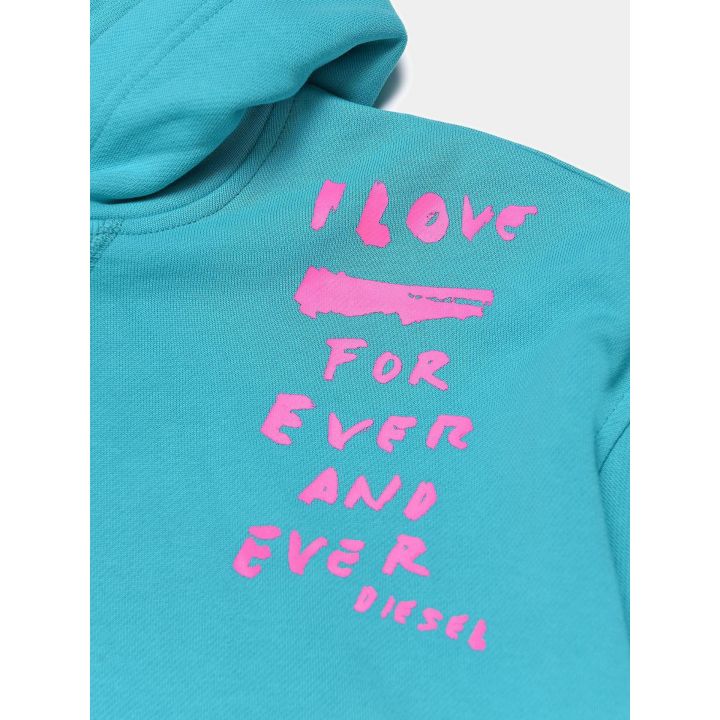Dettaglio della scritta rosa I Love For Ever And Ever sulla t-shirt