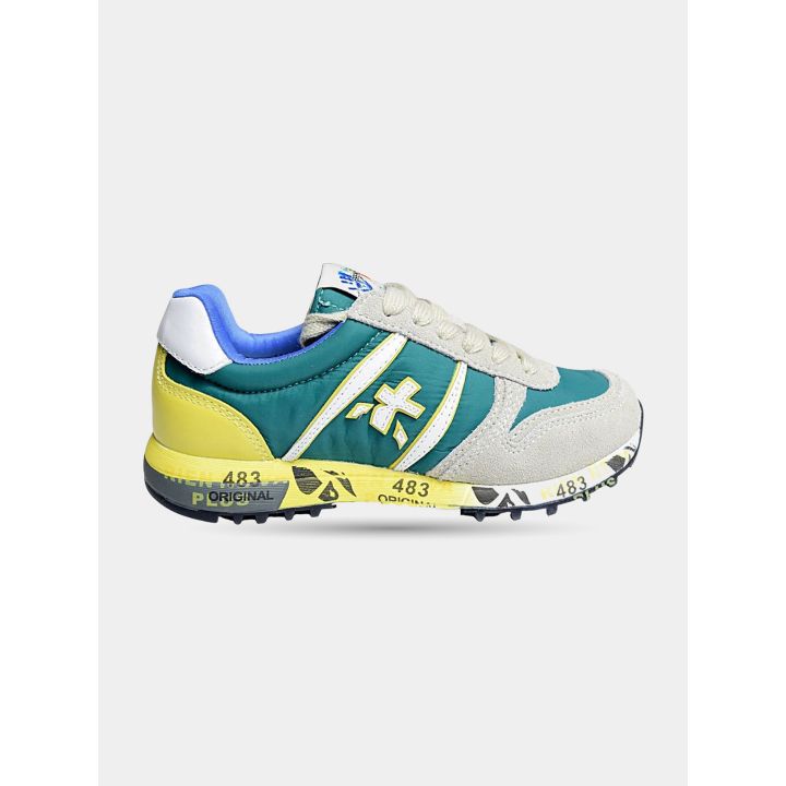 Sneakers Premiata verdi di profilo con il retro giallo e la suola stampata