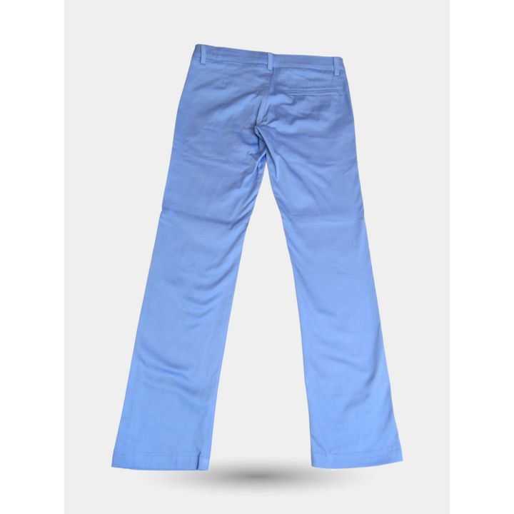 Retro dei pantaloni azzurri slim fit con il taschino a filetto