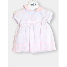 Vestito neonata Aletta bianco con ricami rosa e due fiocchi, vista frontale