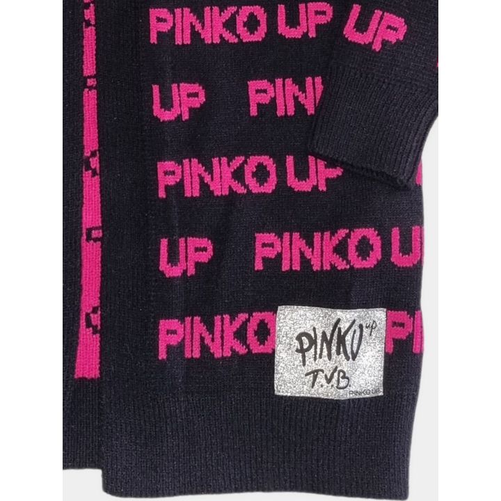 Dettaglio della toppa glitter Pinko Up T.V.B. e delle scritte fucsia