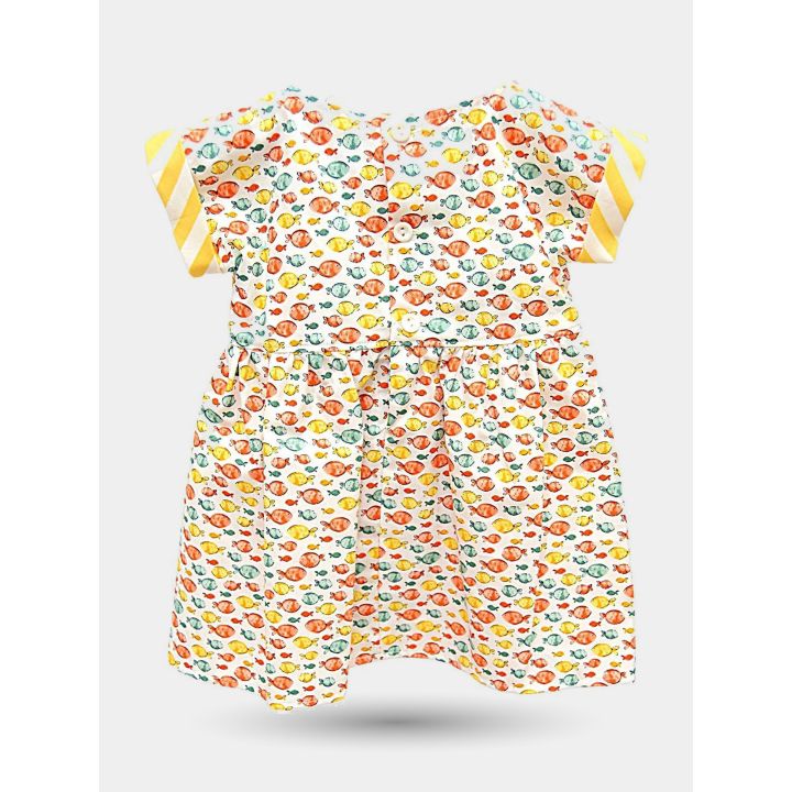 Retro del vestito a pesciolini con le maniche bordate a righe gialle