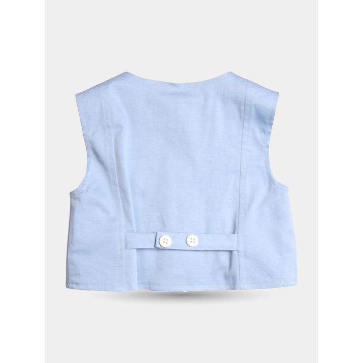 Retro del gilet celeste con martingala e due bottoni bianchi