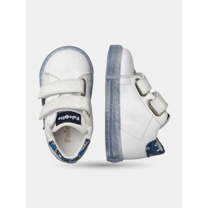 Sneakers bianche Falcotto viste dall'alto e di lato con due strappi
