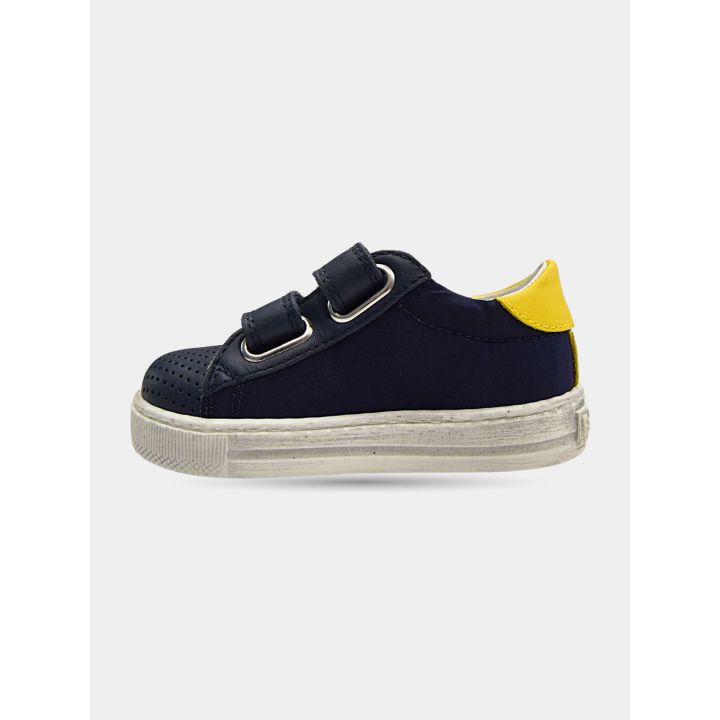 Sneakers Falcotto blu viste dal lato interno