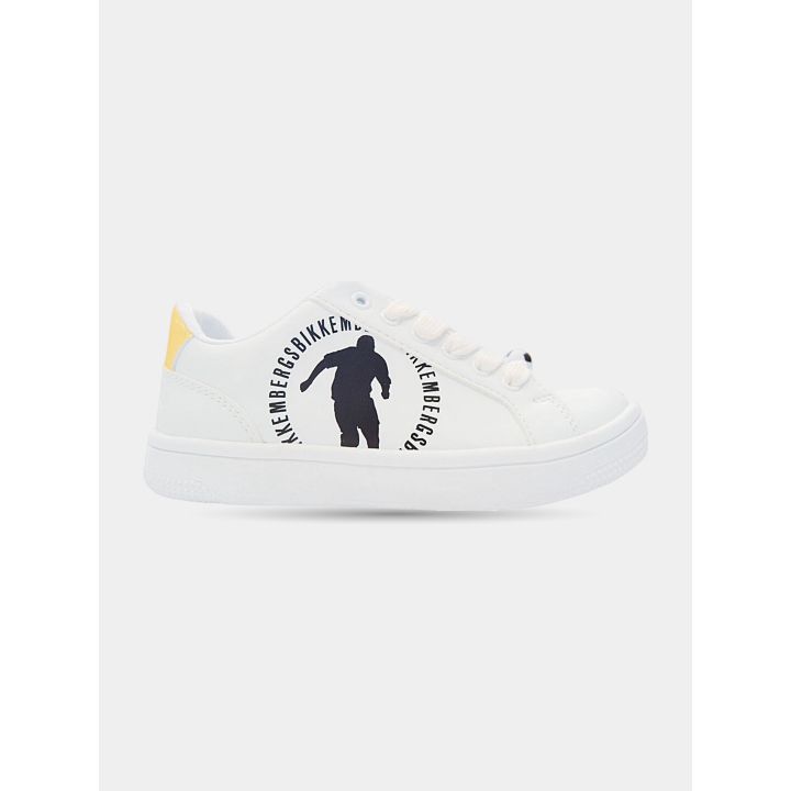 Sneaker Bikkembergs bianca con calciatore nero sul fianco, vista laterale