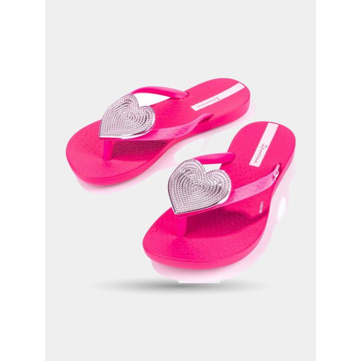 Paio di infradito Ipanema rosa con cuore lavorato a puntini, vista angolata