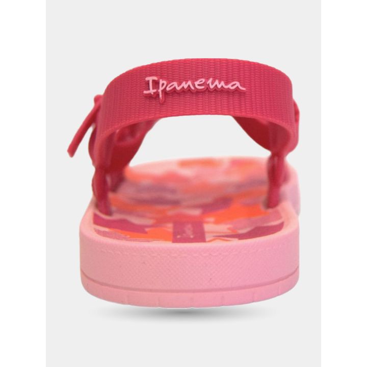 Retro del sandalo Ipanema rosa con la scritta del marchio sul cinturino