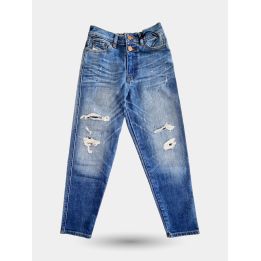 Jeans Diesel blu chiaro da ragazzo vista frontale con strappi