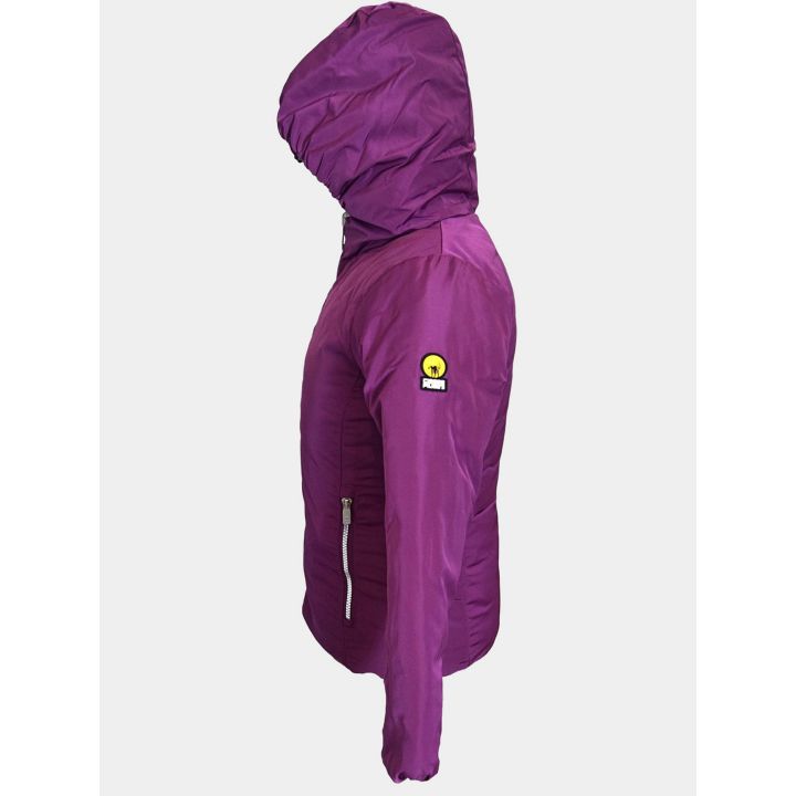 Fianco del lato viola con cappuccio, tasca con zip e toppa logo sulla manica