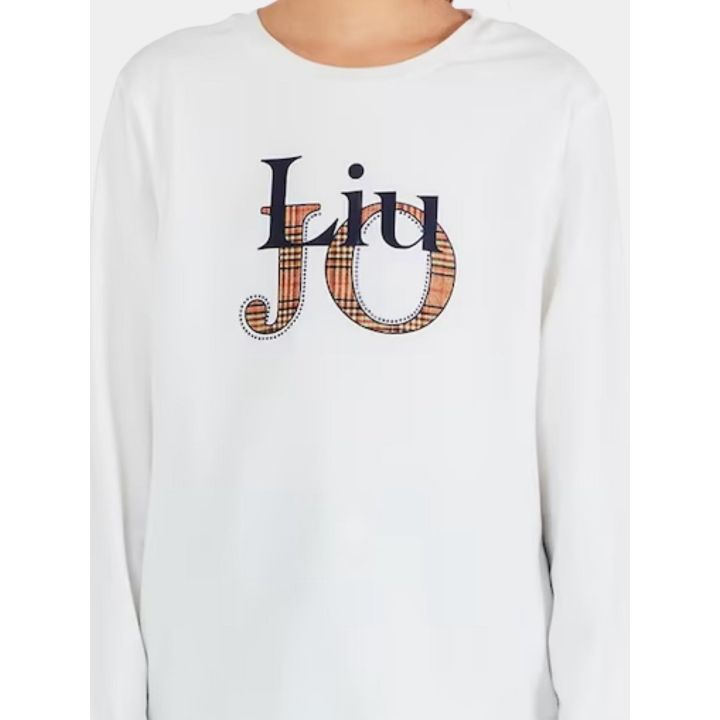 Dettaglio del logo Liu Jo con lettere JO a quadri profilate di strass