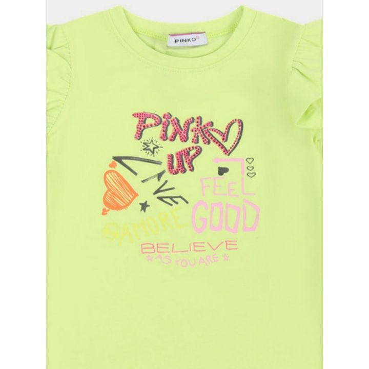 Dettaglio della grafica con logo Pinko Up in brillantini sulla t-shirt verde lime