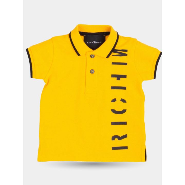 Polo John Richmond gialla con scritta verticale nera, vista frontale