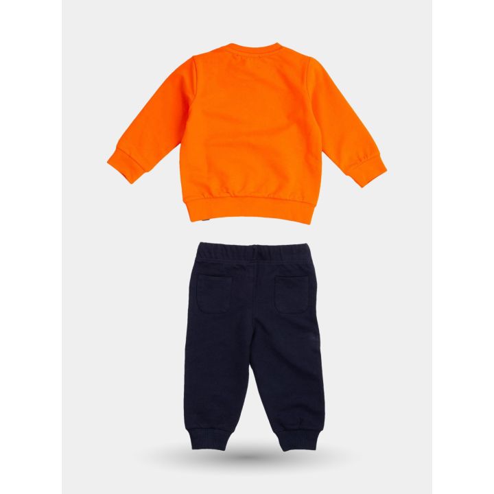 Retro della tuta Daniele Alessandrini con felpa arancione e pantalone blu