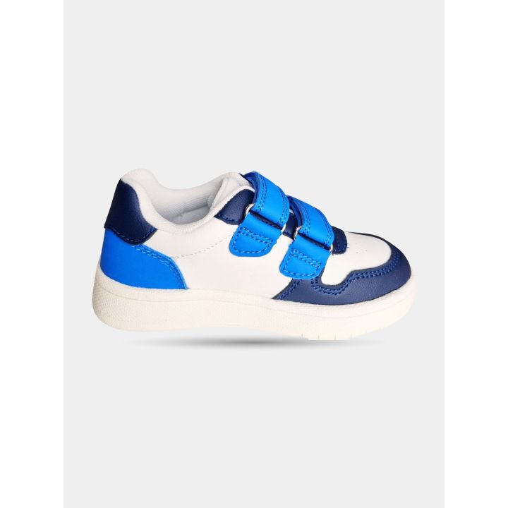 Sneaker Bikkembergs bianca e azzurra vista dal lato interno con due strappi