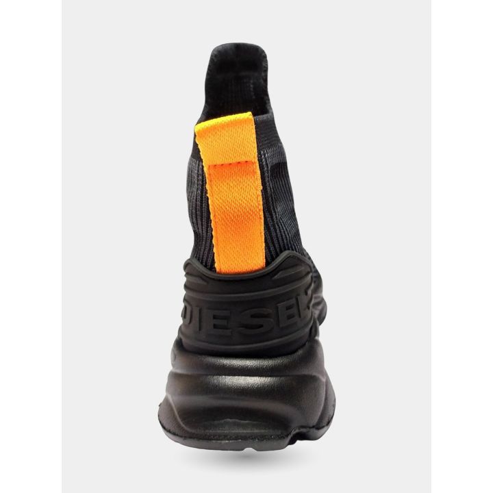Tallone della sneaker con linguetta arancione e logo Diesel in rilievo