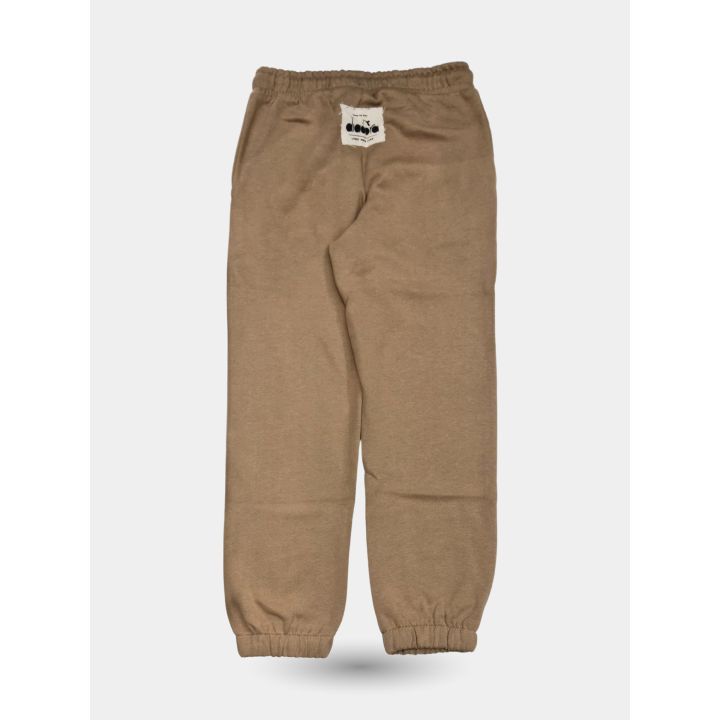 Retro dei pantaloni tuta marroni con etichetta in vita e caviglie elastiche