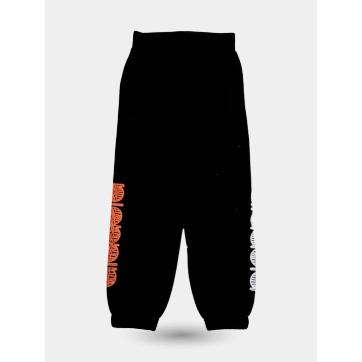 Retro dei pantaloni tuta neri con logo arancione lungo la gamba