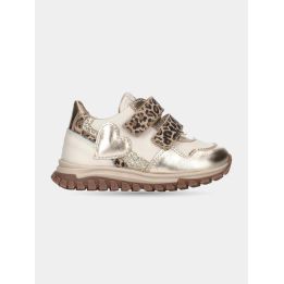 Sneakers Walkey oro da bambina con strappi maculati e cuore, vista laterale