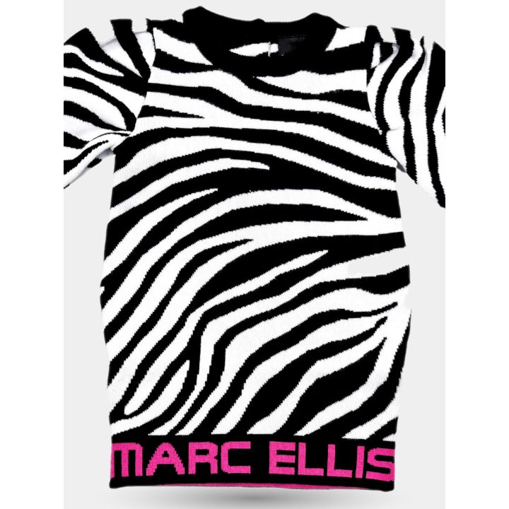 Dettaglio della fantasia zebrata e della scritta Marc Ellis fucsia sul fondo