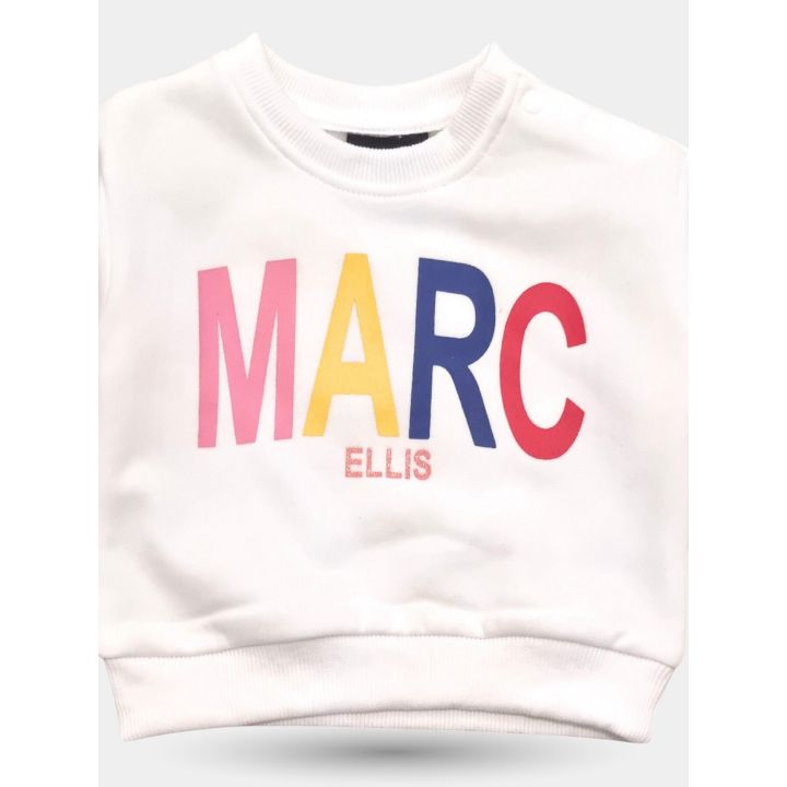Dettaglio della scritta Marc a lettere colorate e del logo Ellis rosa