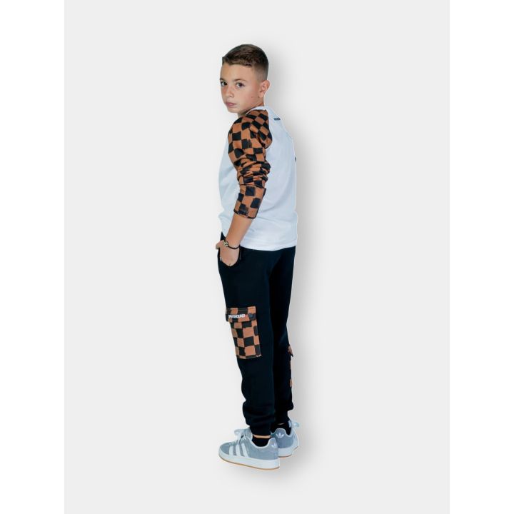 Maglia Sprayground a manica lunga indossata vista di lato