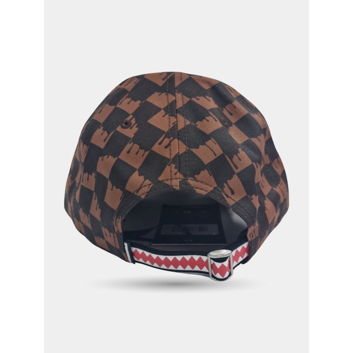 Retro del cappello con cinturino a denti di squalo e fibbia in metallo