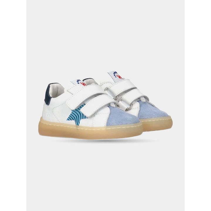 Paio di sneakers Walkey primi passi bianche e azzurre di tre quarti
