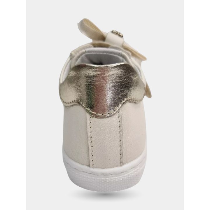 Retro della sneaker Walkey bianca con il talloncino color oro