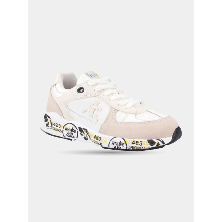 Sneakers Premiata bianche e beige, punta e suola stampata in primo piano