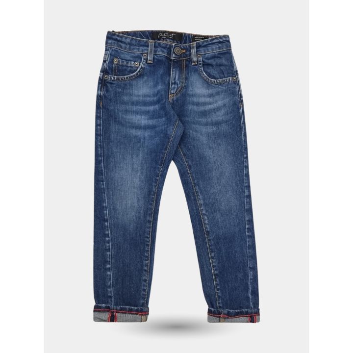 Jeans Patriot blu vista frontale con effetto usurato e risvolto