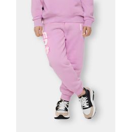 Pantalone tuta GCDS lilla indossato con il maxi logo lungo la gamba