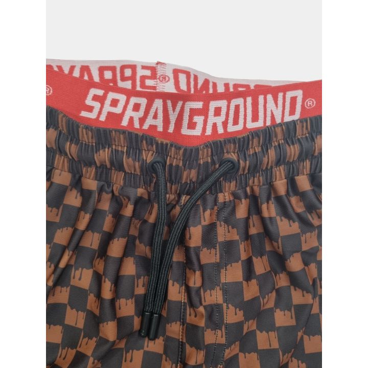 Dettaglio della fascia elastica rossa Sprayground e della coulisse nera