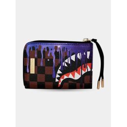 Portafoglio Sprayground Lost in Space vista frontale con galassia e squalo