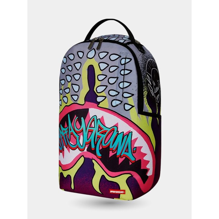 Zaino Sprayground Silver Punk di tre quarti con teschio punk sul fianco