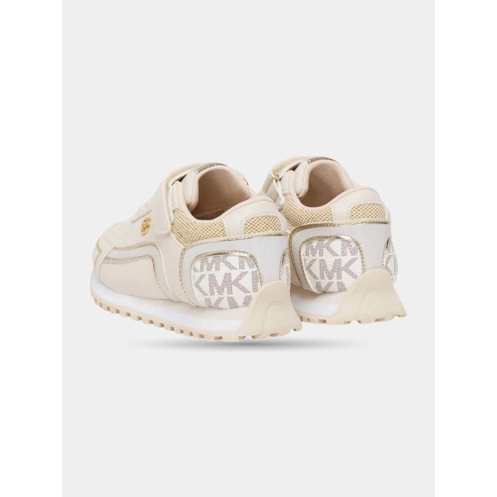 Retro delle sneakers bianche con monogramma MK sul tallone
