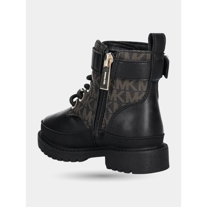 Stivaletto Michael Kors vista dal lato della zip con cinturino