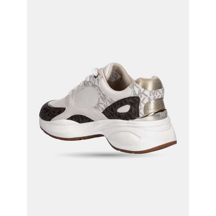 Retro delle sneakers beige con tallone dorato e inserti marroni