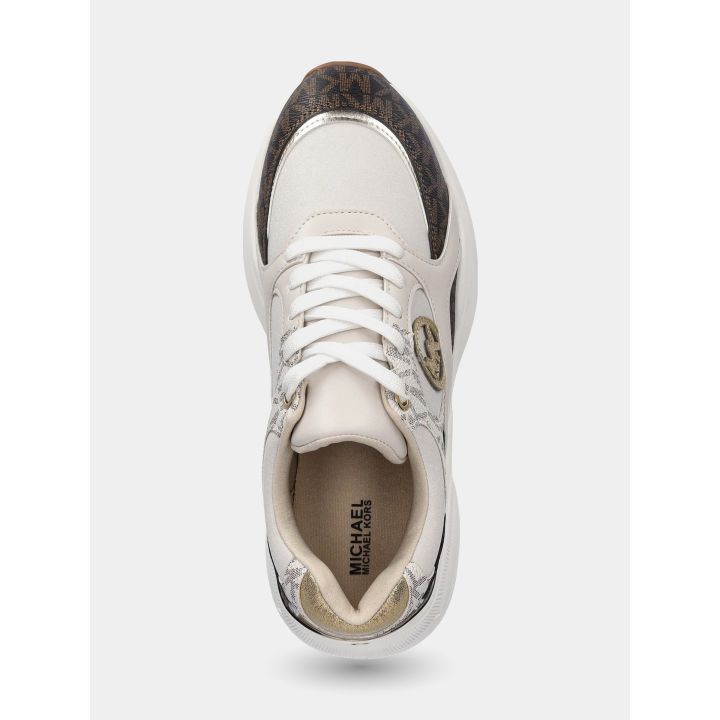 Sneakers Michael Kors beige viste dall'alto con lacci bianchi