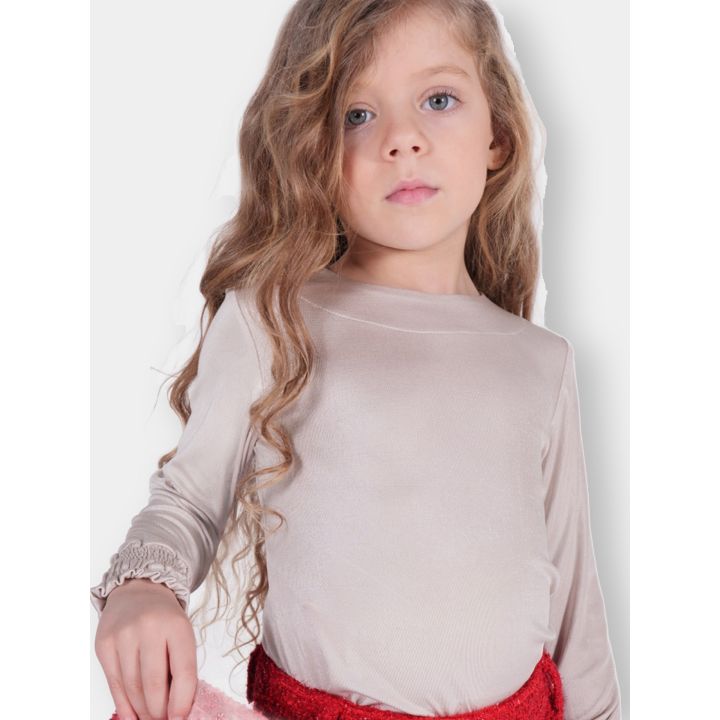 Maglia FUN&FUN beige indossata da una bambina vista frontale