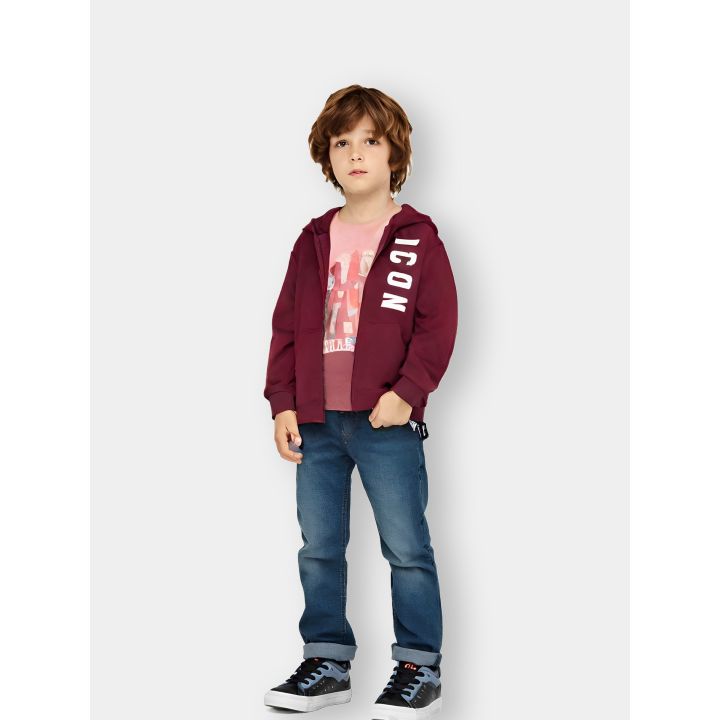Felpa ICON rosso bordeaux con zip indossata da un bambino