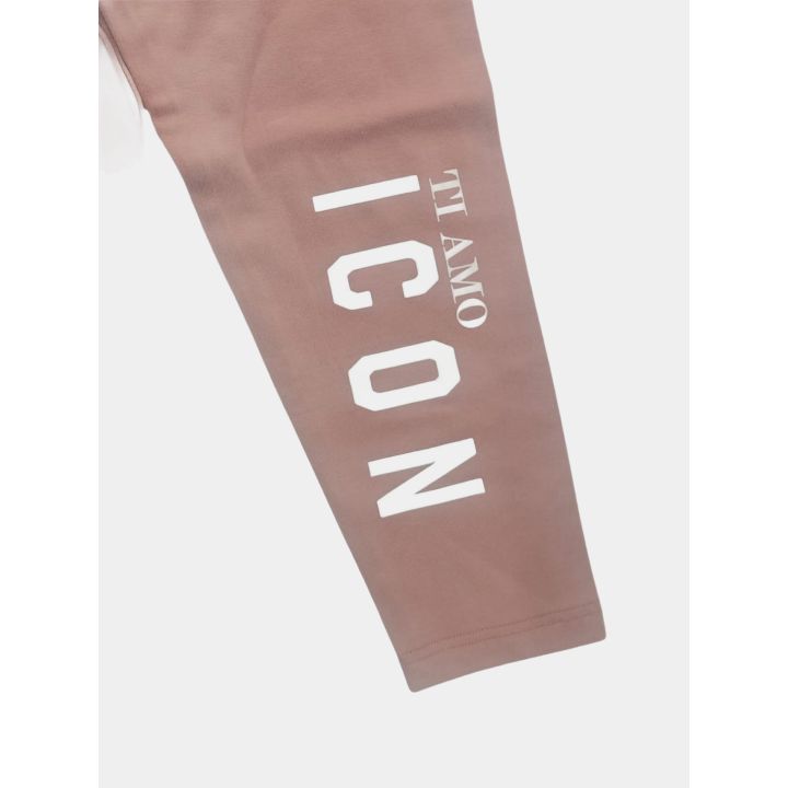 Dettaglio della gamba dei leggings rosa con scritta Ti Amo ICON bianca